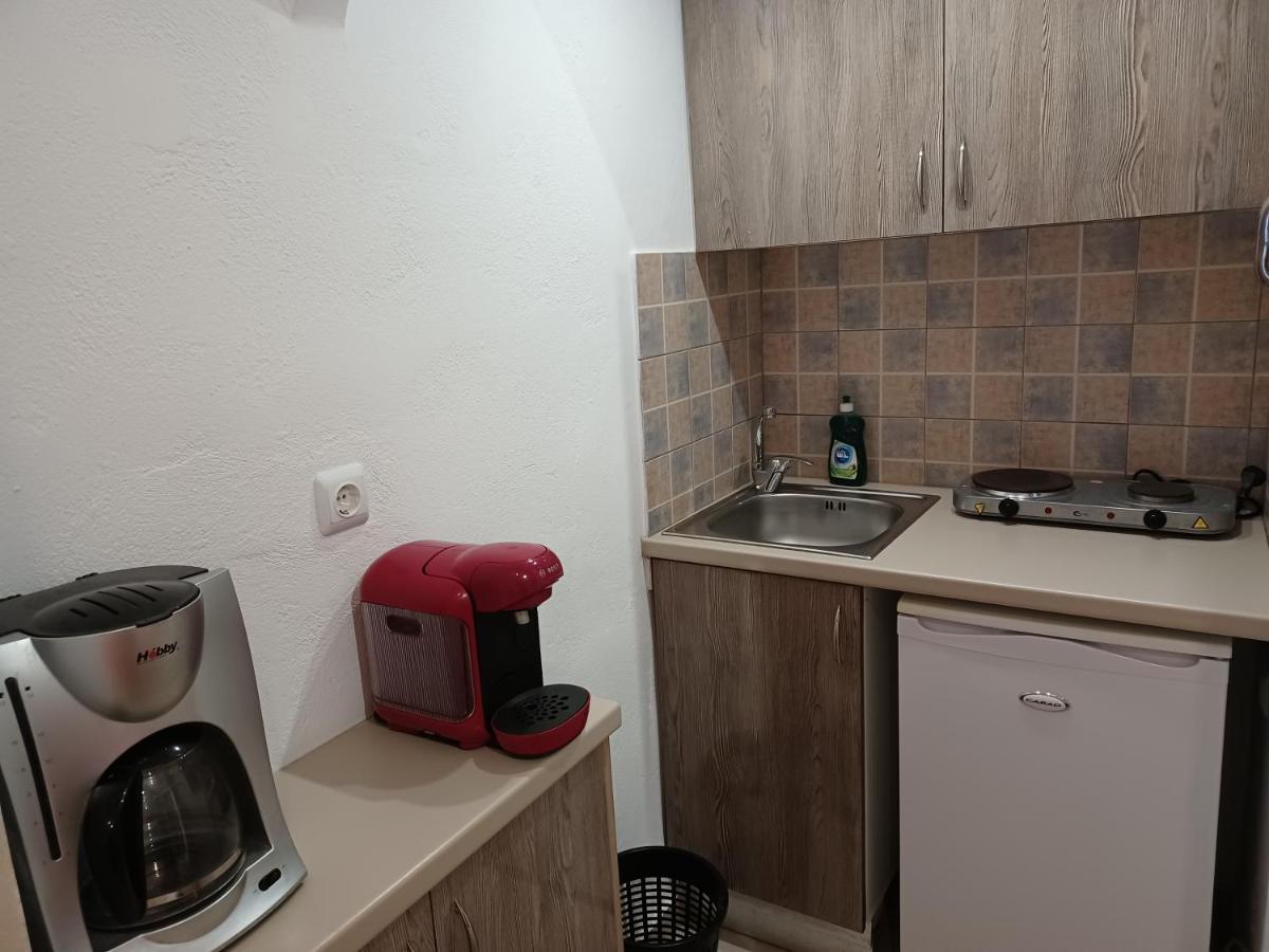Evelina A Breath Away From The Black Offer Plenty Of Type To Every Traveler's Needs-economic Rooms-thematic Rooms-design Rooms-kitchenette Rooms-studios-small Períssa