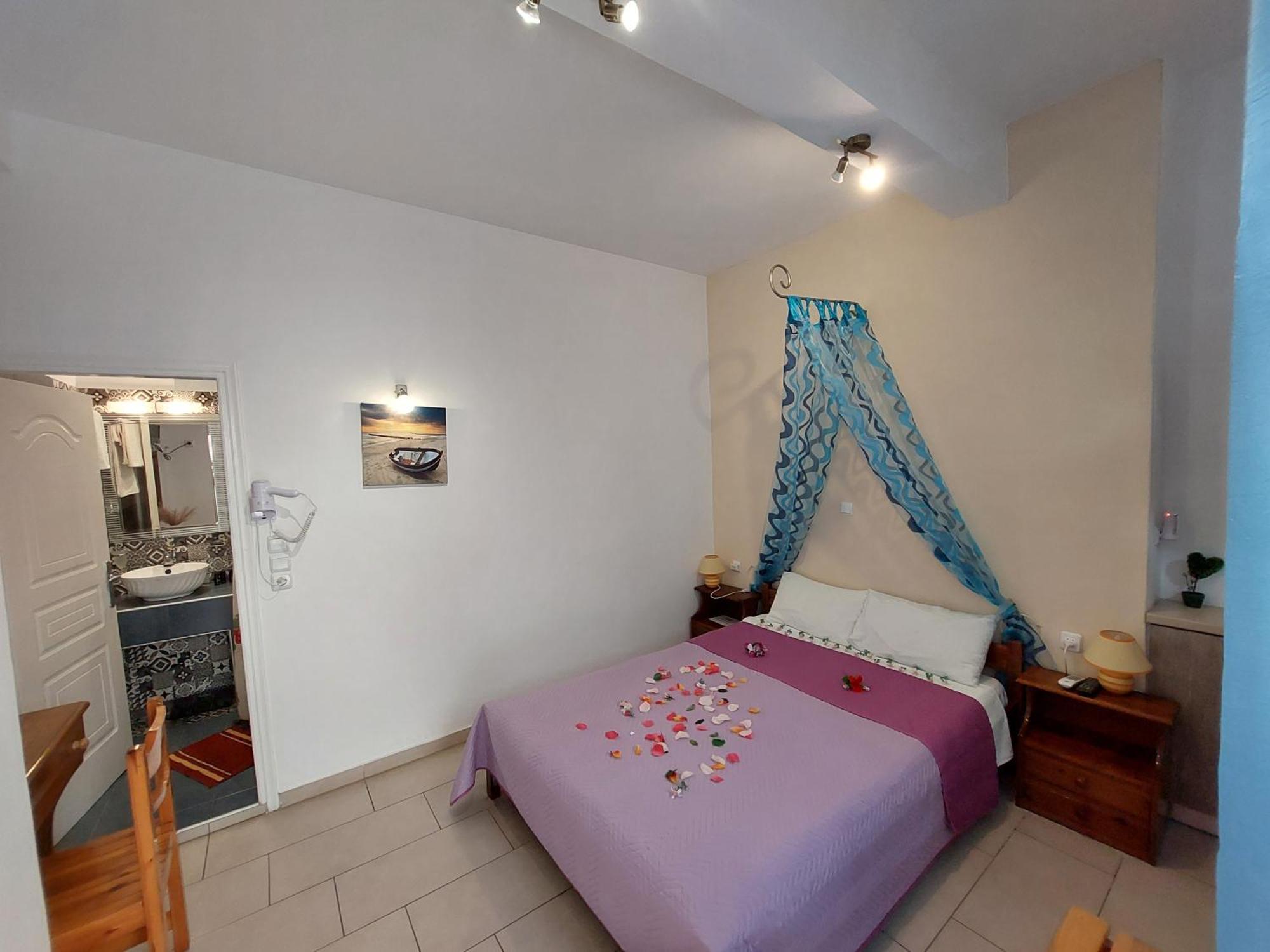 Evelina A Breath Away From The Black Offer Plenty Of Type To Every Traveler's Needs-economic Rooms-thematic Rooms-design Rooms-kitchenette Rooms-studios-small Перисса