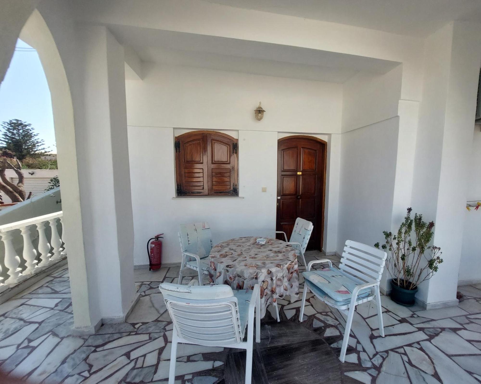 Maison d'hôtes Evelina A Breath Away From The Black Offer Plenty Of Type To Every Traveler's Needs-economic Rooms-thematic Rooms-design Rooms-kitchenette Rooms-studios-small Períssa
