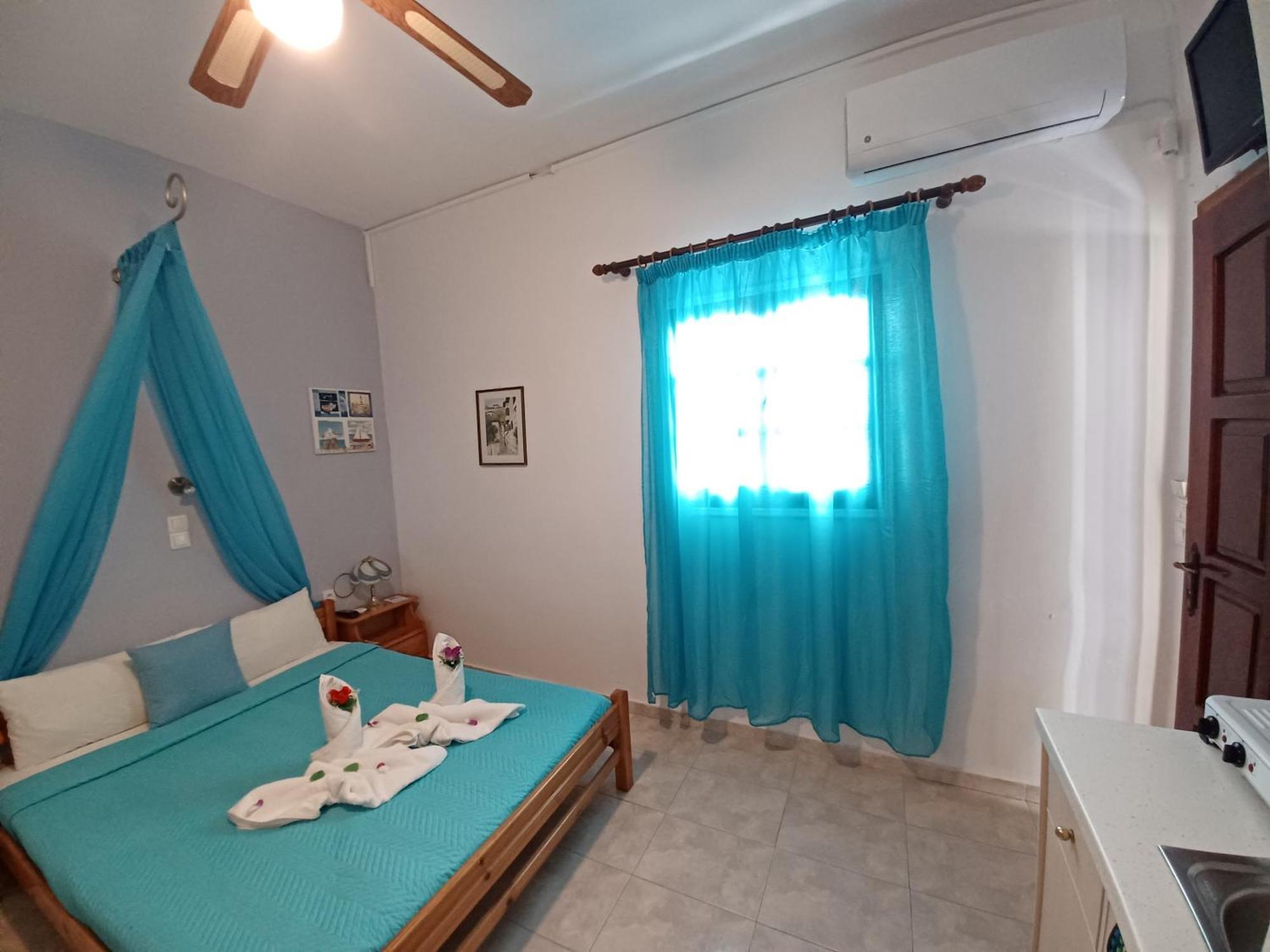 בית הארחה Evelina A Breath Away From The Black Offer Plenty Of Type To Every Traveler's Needs-economic Rooms-thematic Rooms-design Rooms-kitchenette Rooms-studios-small *